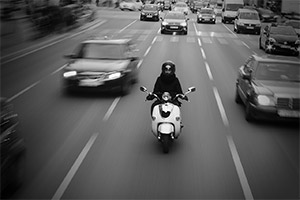 ¿Cómo circular con la moto en la ciudad?