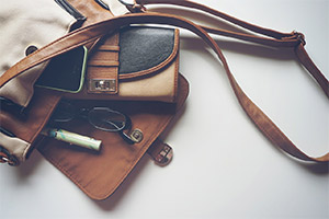 ¿Cubre el seguro de hogar el robo del bolso?