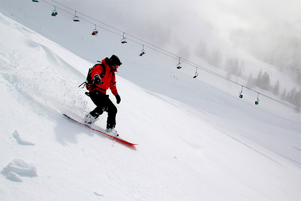 Seguros de esquí y snowboard para disfrutar tranquilos de la nieve