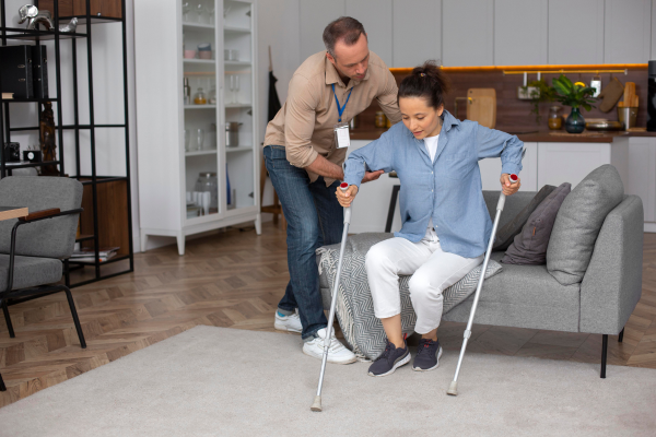 ¿Cómo funciona un seguro de indemnización para amas de casa?