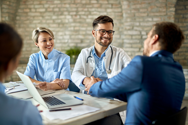 ¿Cómo elegir el mejor seguro de salud y asistencia médica para viajar?