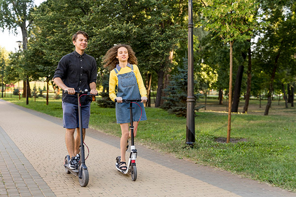 ¿Qué edad se necesita para conducir un patinete eléctrico?