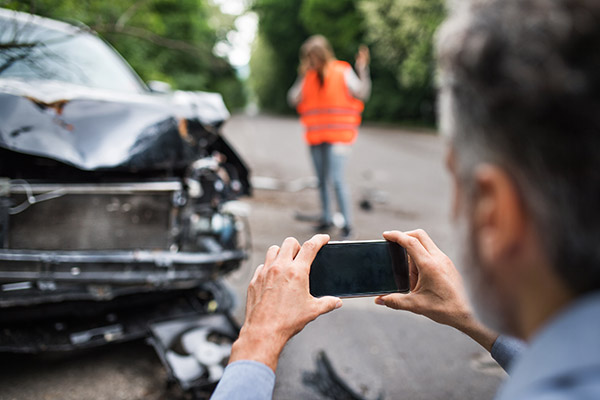 ¿Quién paga los daños si el otro coche no tiene seguro? 
